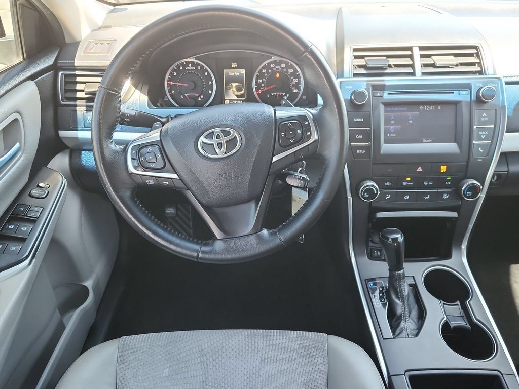 Used 2016 Toyota Camry SE FWD image 9