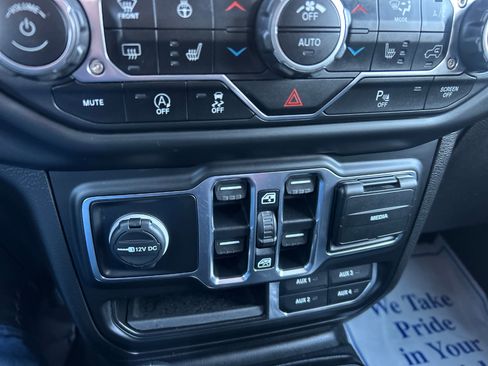 Used 2021 Jeep Wrangler Unlimited Sahara w/ Uconnect 4C Nav & Sound Group image 13