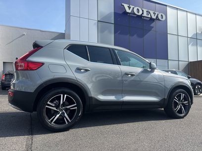 Certified 2025 Volvo XC40 B5 Core