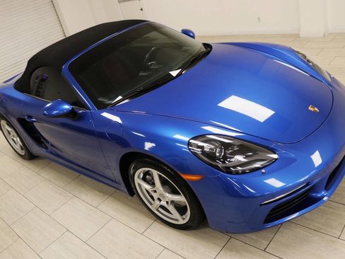 Used 2018 Porsche 718 Boxster RWD image 15