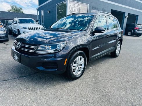 Used 2016 Volkswagen Tiguan S image 3
