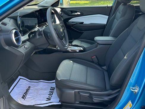 New 2025 Chevrolet Trax LT image 22