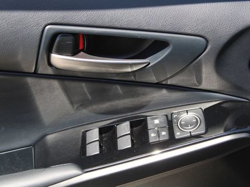 Used 2025 Lexus IS 300 F Sport RWD image 12