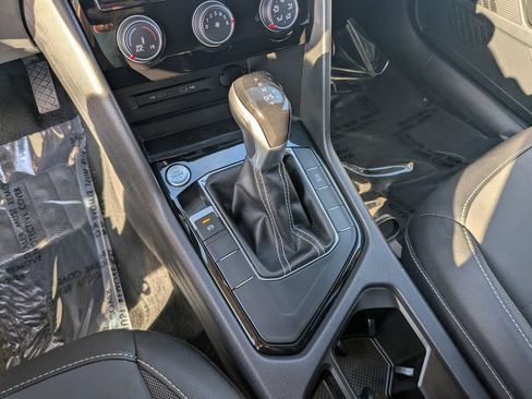 Certified 2023 Volkswagen Taos SE FWD image 23