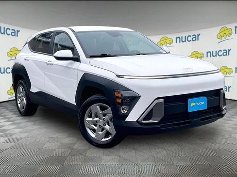 Used 2024 Hyundai Kona SE image 1