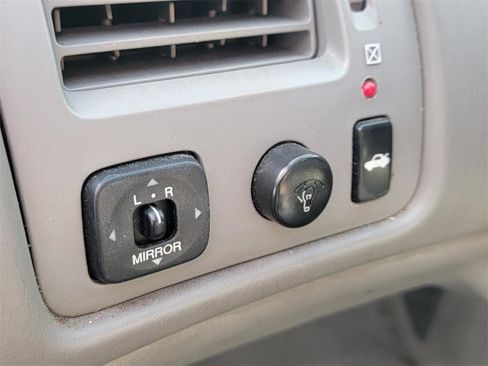 Used 2004 Toyota Avalon image 15