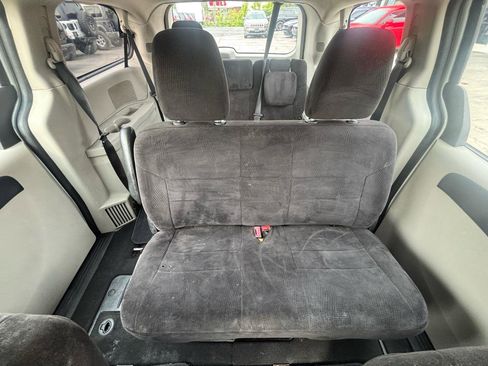 Used 2014 Dodge Grand Caravan American Value Package FWD image 18