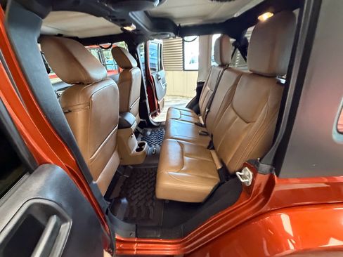 Used 2014 Jeep Wrangler Unlimited Sahara w/ Dual Top Group AWD/4WD image 48