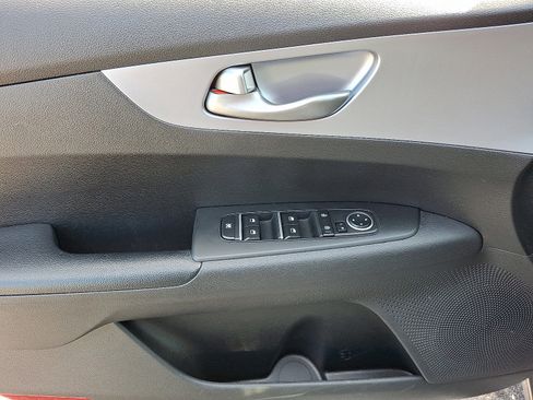 Used 2022 Kia Forte LXS image 12