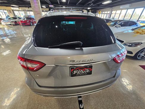 Used 2018 Maserati Levante GranLusso image 6