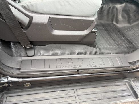 Used 2014 Ford F250 XL w/ Power Equipment Group image 38