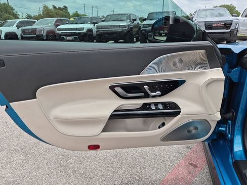 Used 2022 Mercedes-Benz SL 63 AMG 4MATIC image 17