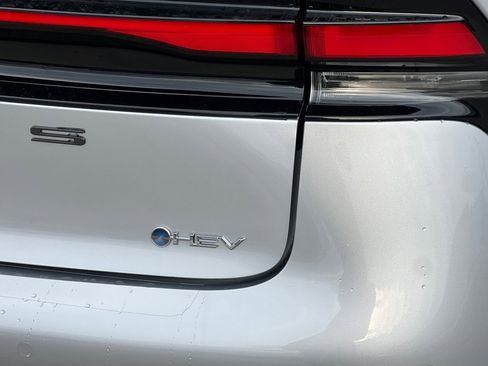 New 2026 Toyota Prius LE image 21