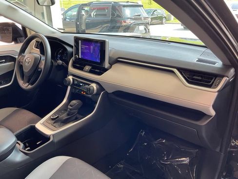 Certified 2025 Toyota RAV4 XLE AWD/4WD image 16