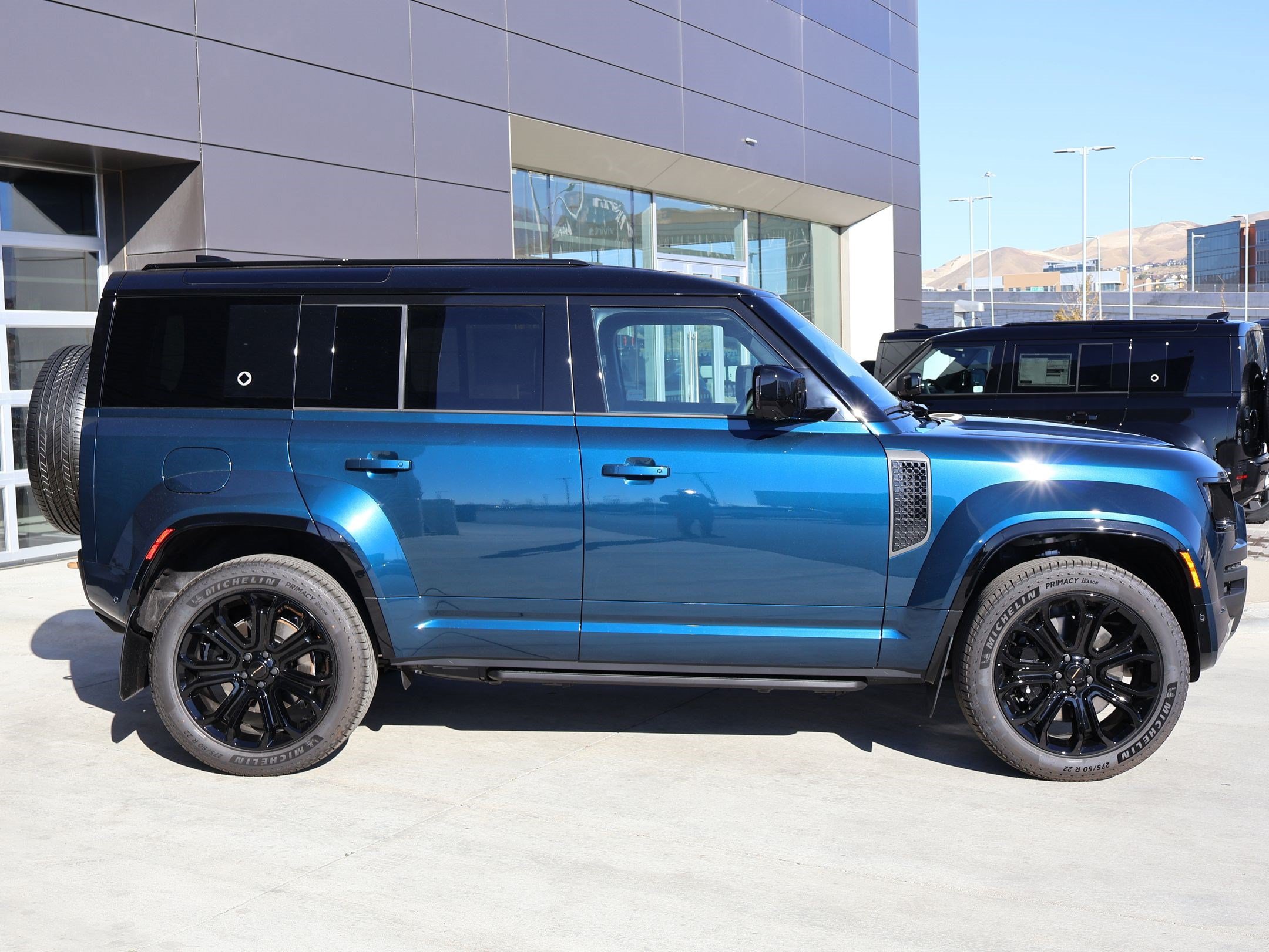 New 2026 Land Rover Defender 110 AWD/4WD image 4