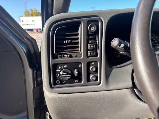 Used 2006 GMC Sierra 1500 SLT w/ Onstar Plus Package AWD/4WD image 14