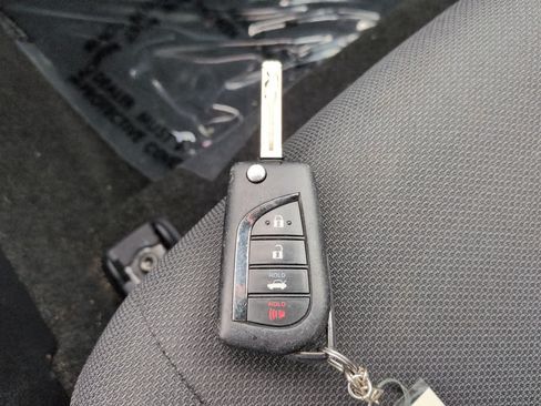 Used 2021 Toyota Corolla SE FWD image 25