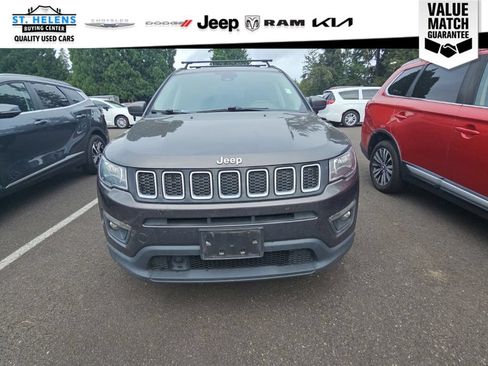 Used 2021 Jeep Compass Latitude w/ Sun and Sound Group AWD/4WD image 10