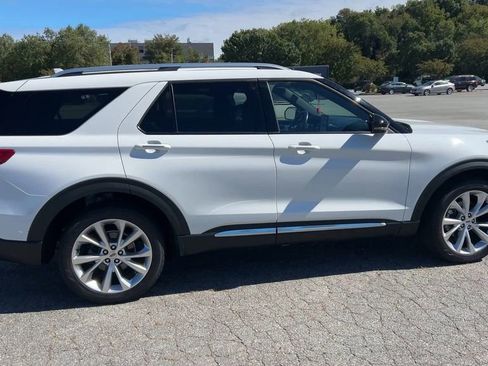 Used 2022 Ford Explorer Platinum w/ Equipment Group 601A image 7