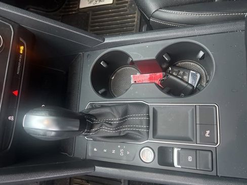 Used 2021 Volkswagen Atlas SE w/ Towing Package image 11