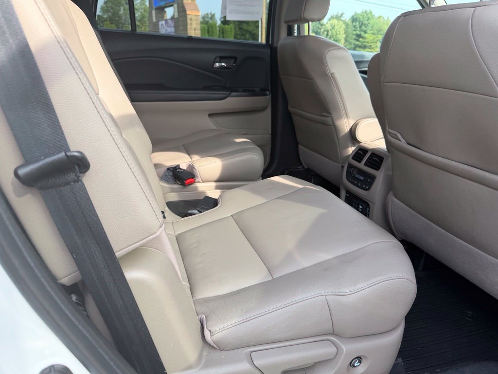 Used 2020 Honda Pilot Touring image 15