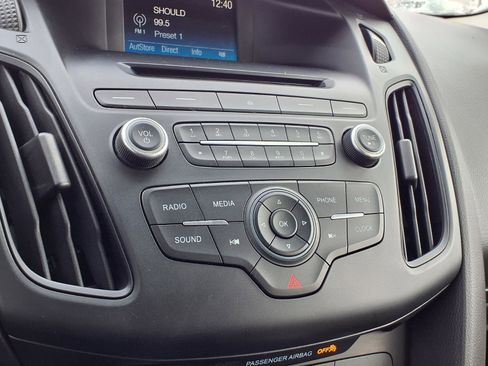 Used 2016 Ford Focus SE image 10