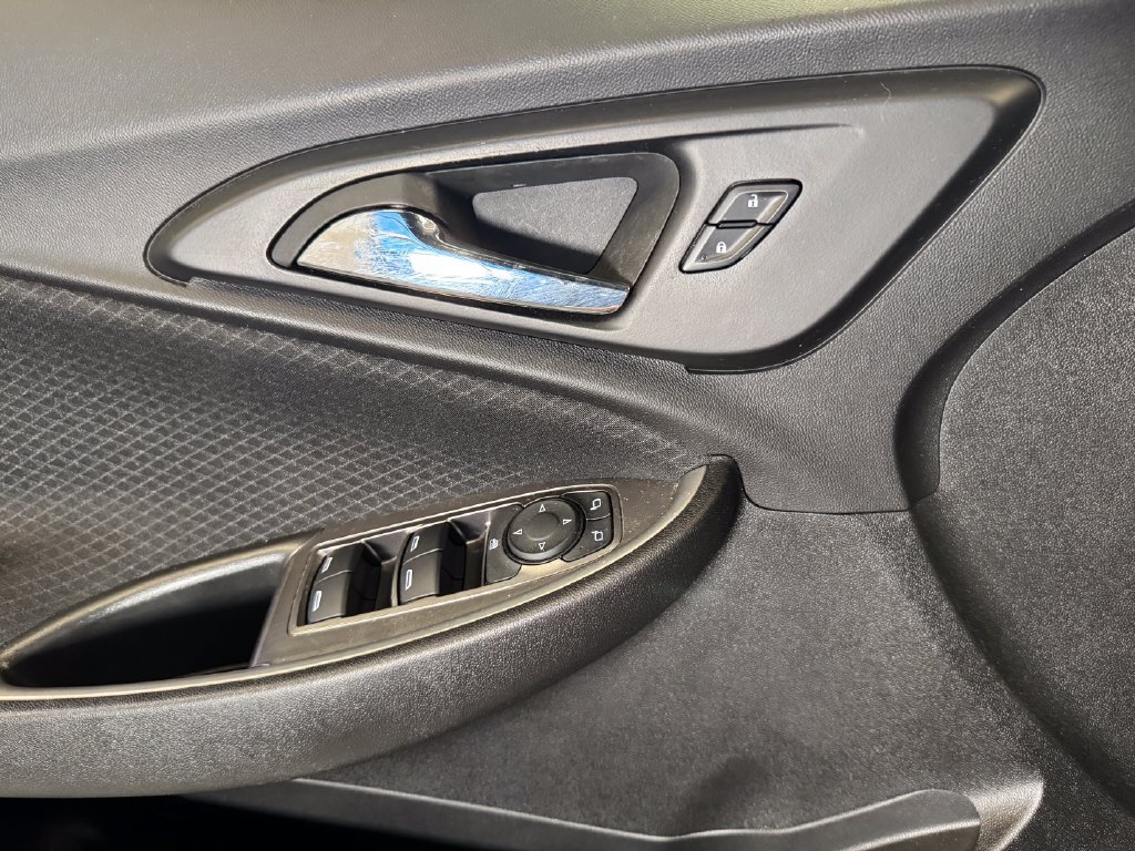 Used 2023 Chevrolet Malibu LS w/ LPO, Floor Liner Package FWD image 18