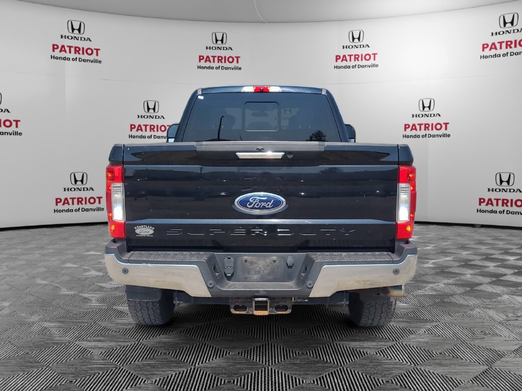 Used 2017 Ford F350 XLT w/ XLT Premium Package AWD/4WD image 4