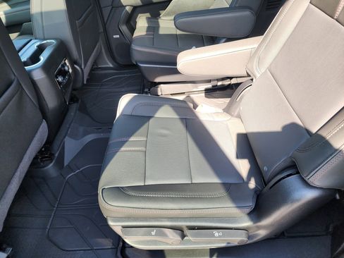 Used 2026 Chevrolet Suburban RST w/ Comfort Package image 14