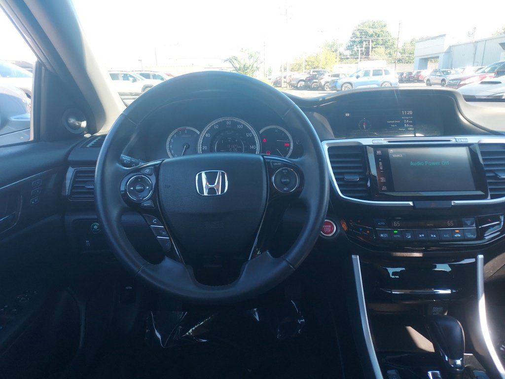 Used 2017 Honda Accord EX-L image 10