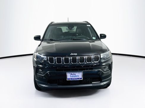 Used 2023 Jeep Compass Latitude AWD/4WD image 2
