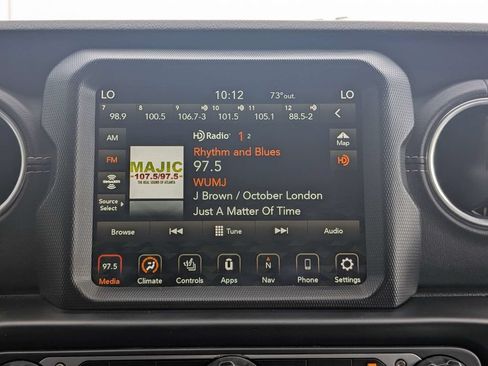 Used 2020 Jeep Gladiator Overland AWD/4WD image 17