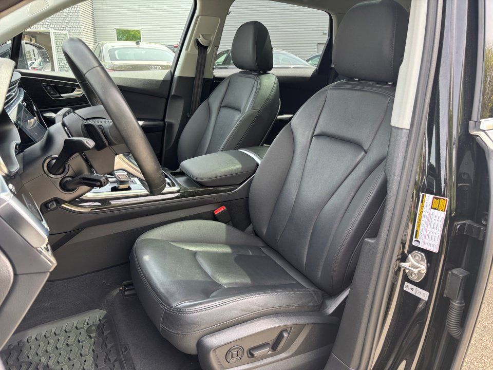 Used 2023 Audi Q7 3.0T Premium Plus w/ Premium Plus Package AWD/4WD image 30