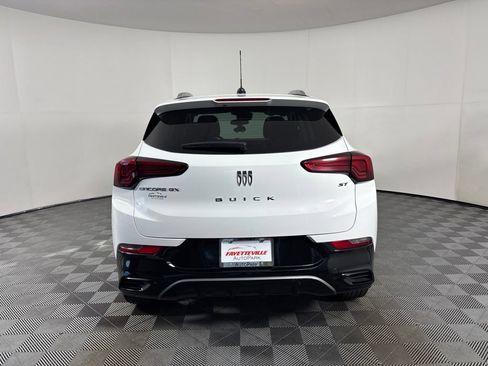 Certified 2024 Buick Encore GX Sport Touring FWD image 4