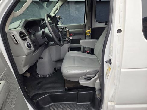 Used 2013 Ford E-250 and Econoline 250 w/ PWR Group RWD image 12