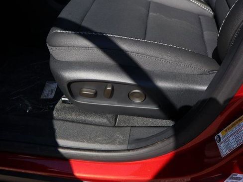 New 2026 GMC Terrain Denali w/ LPO, Black Badging Package AWD/4WD image 17