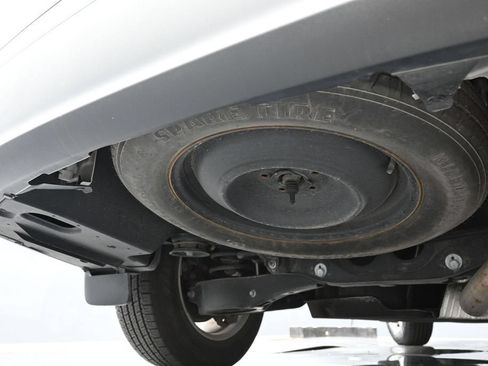 Used 2023 Toyota Highlander L FWD image 31