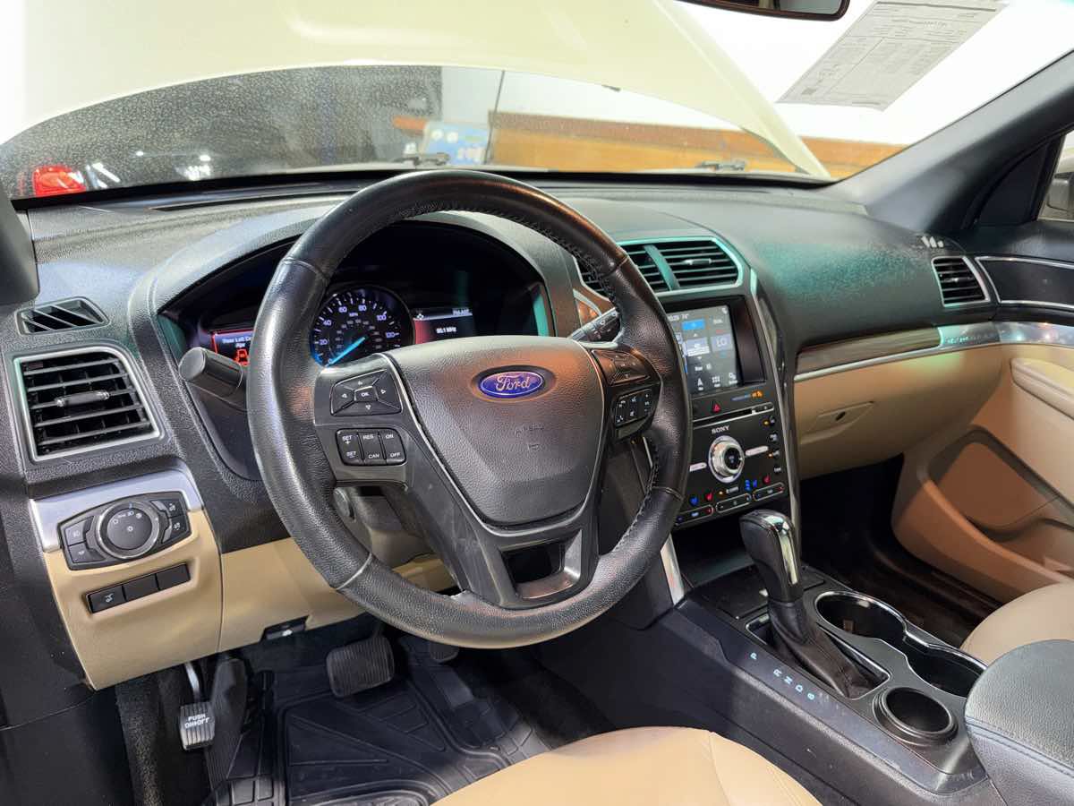 Used 2017 Ford Explorer Limited FWD image 19