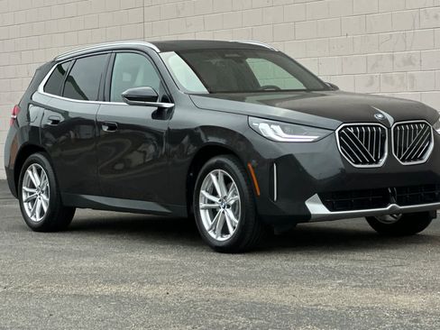 Used 2025 BMW X3 xDrive30i w/ Premium Package image 9