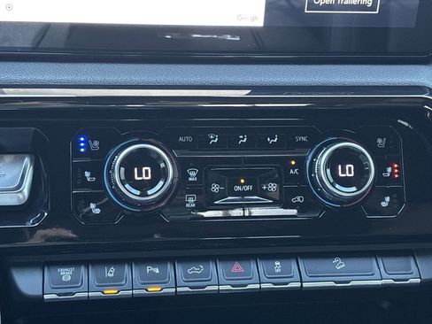 Used 2024 GMC Sierra 3500 AT4 w/ Technology Package image 23