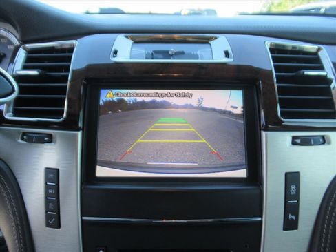 Used 2013 Cadillac Escalade Platinum image 23