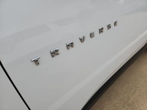Used 2023 Chevrolet Traverse LT FWD image 10