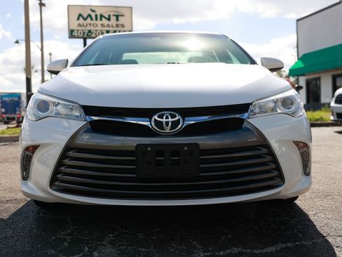 Used 2017 Toyota Camry XLE w/ Moonroof Package image 22