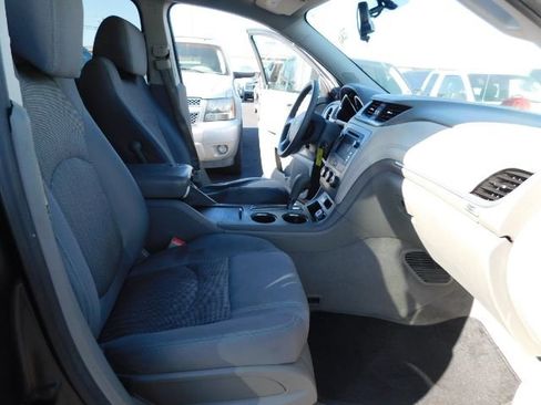 Used 2015 Chevrolet Traverse LS image 19