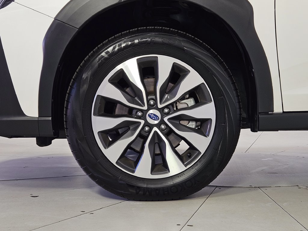 Certified 2025 Subaru Outback Limited AWD/4WD image 5