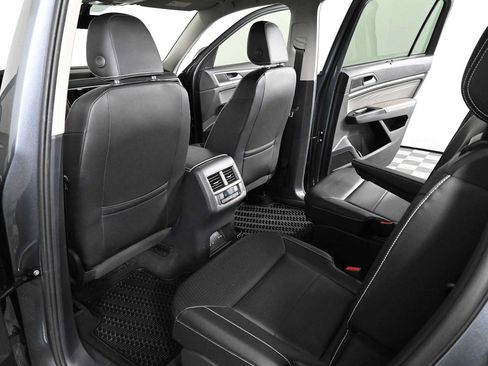 Certified 2023 Volkswagen Atlas SE w/ Panoramic Sunroof Package AWD/4WD image 16