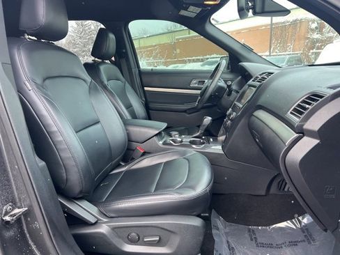 Used 2019 Ford Explorer XLT w/ Equipment Group 202A image 11