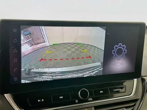 Used 2023 Nissan Altima 2.5 SR w/ SR Premium Package image 14