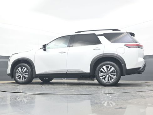 New 2026 Nissan Pathfinder SL FWD image 28