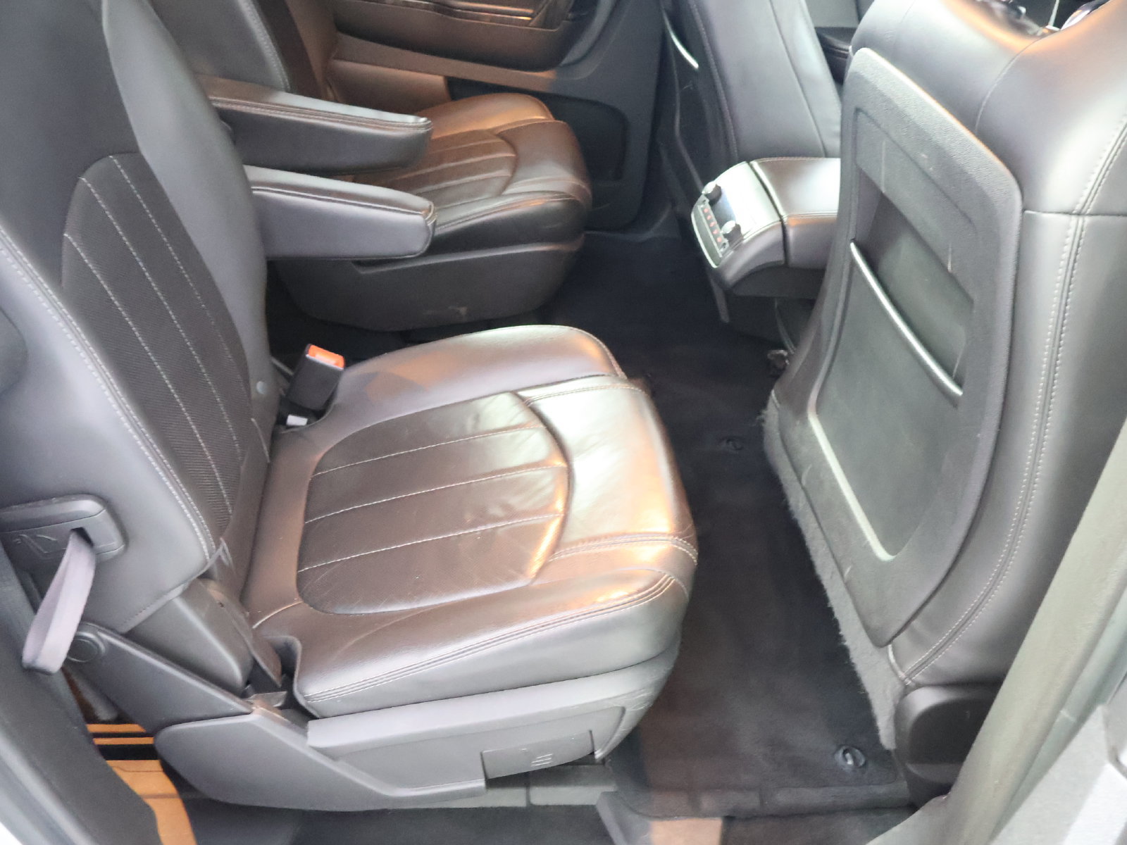 Used 2016 GMC Acadia SLT w/ Open Road Package AWD/4WD image 52